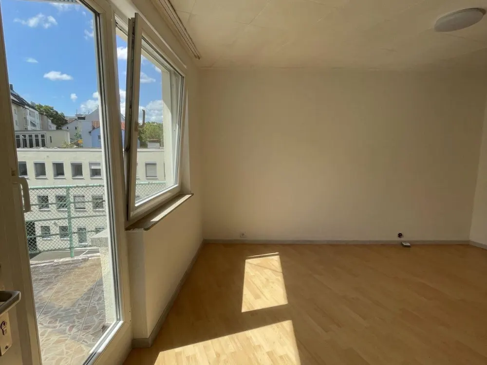 2-Zimmer-Wohnung mit Balkon am Katharinenplatz, Stuttgart