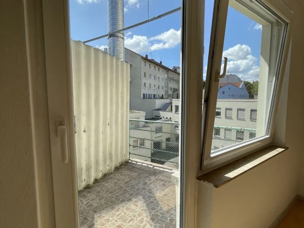 2-Zimmer-Wohnung mit Balkon am Katharinenplatz, Stuttgart