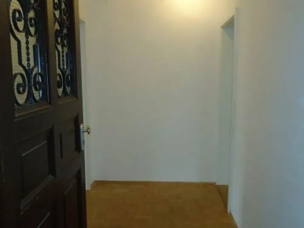 1 Zimmer, Küche mit EBK im VH EG links in Connewitz