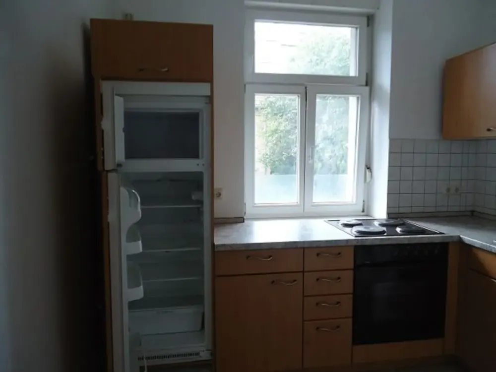 1 Zimmer, Küche mit EBK im VH EG links in Connewitz