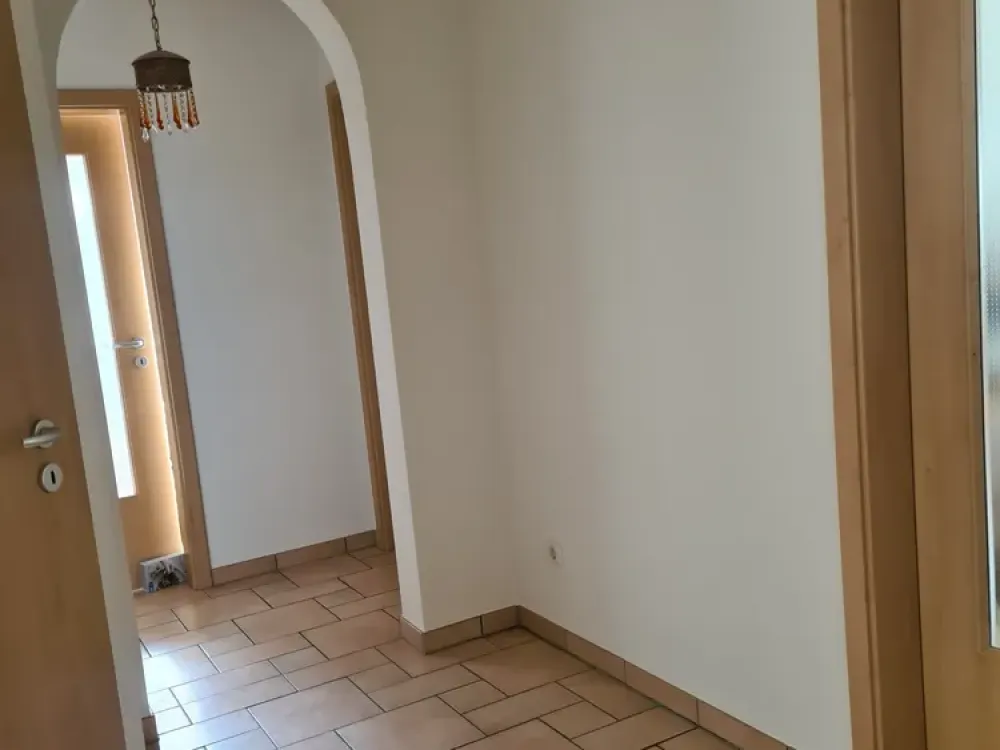3-Zimmer-Erdgeschosswohnung in Zirndorf, 80 m² mit Balkon, Terrasse & Garage