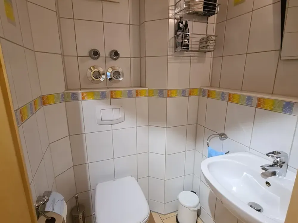 3-Zimmer-Erdgeschosswohnung in Zirndorf, 80 m² mit Balkon, Terrasse & Garage