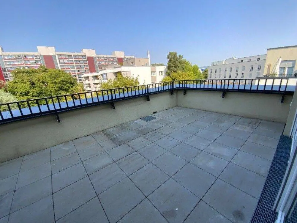 Neuwertige 3-Zimmer-Wohnung mit zwei Dachterrassen, ab sofort bezugsfrei!