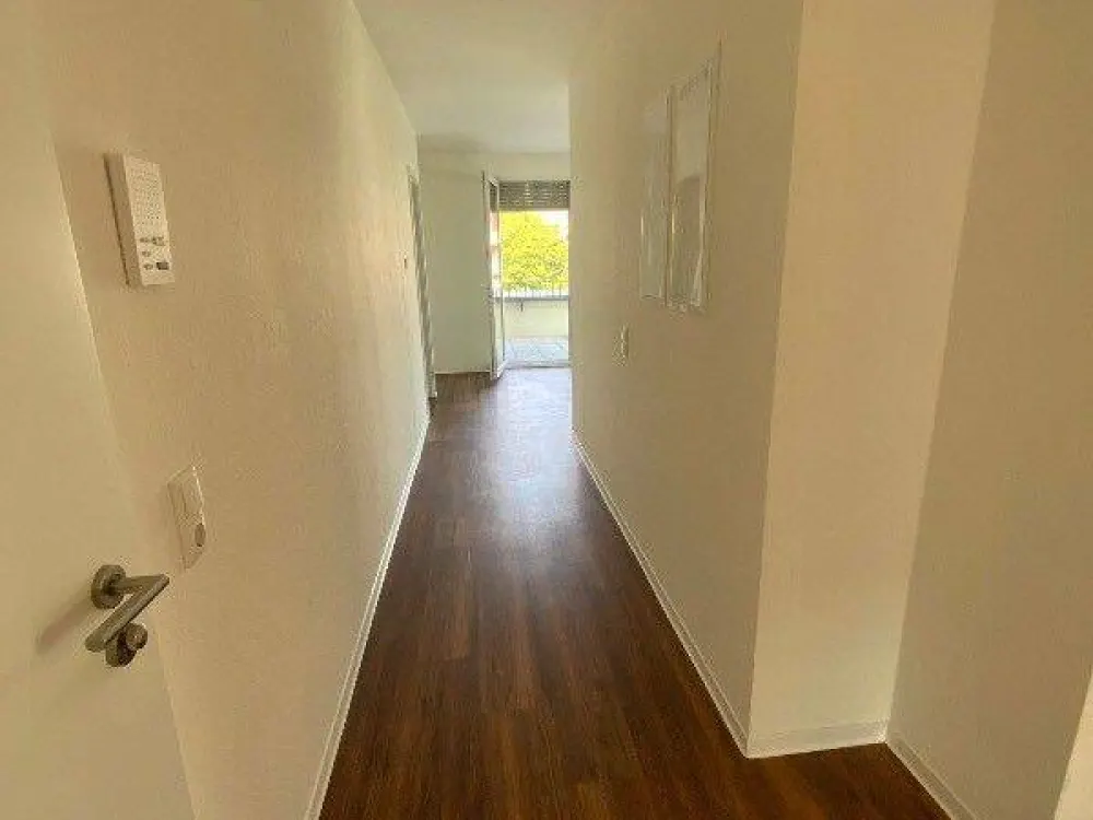 Neuwertige 3-Zimmer-Wohnung mit zwei Dachterrassen, ab sofort bezugsfrei!