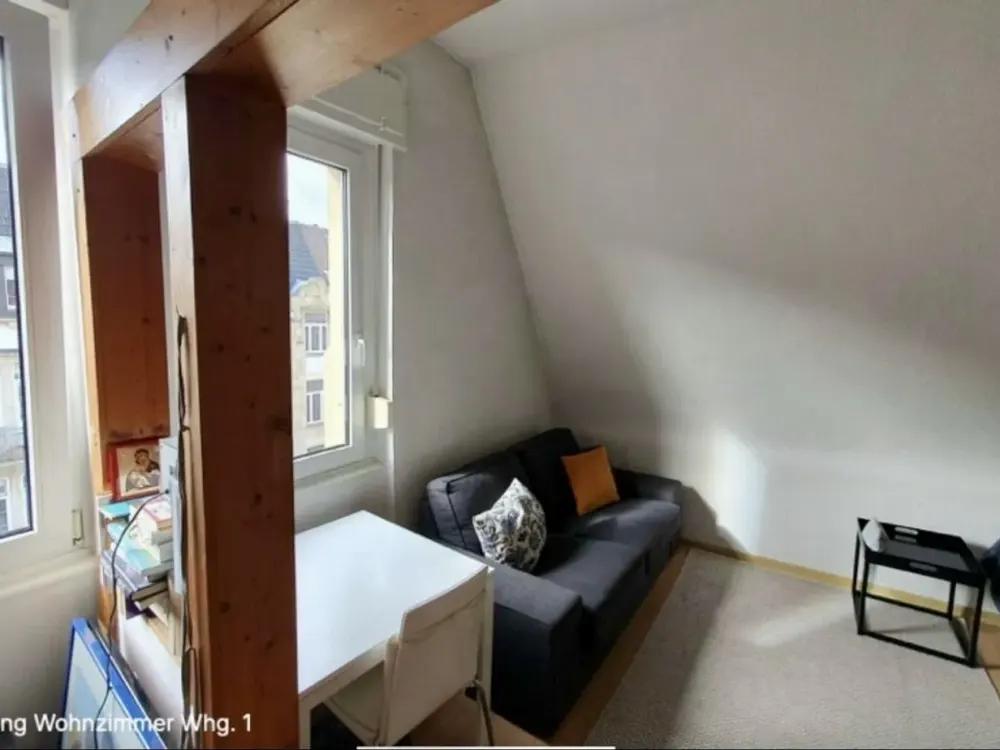 Charmantes 1,5-Zimmer-Altbau-Apartment, ca. 34 m²