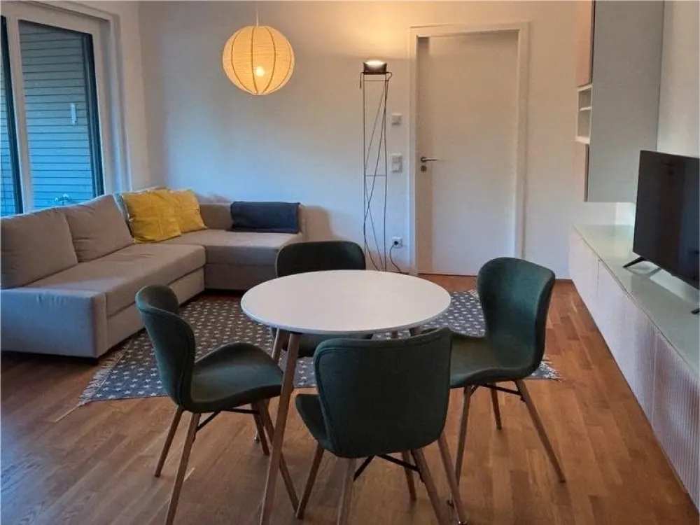 Exclusive 2-Room Apartment with Lake Access in Kressbronn