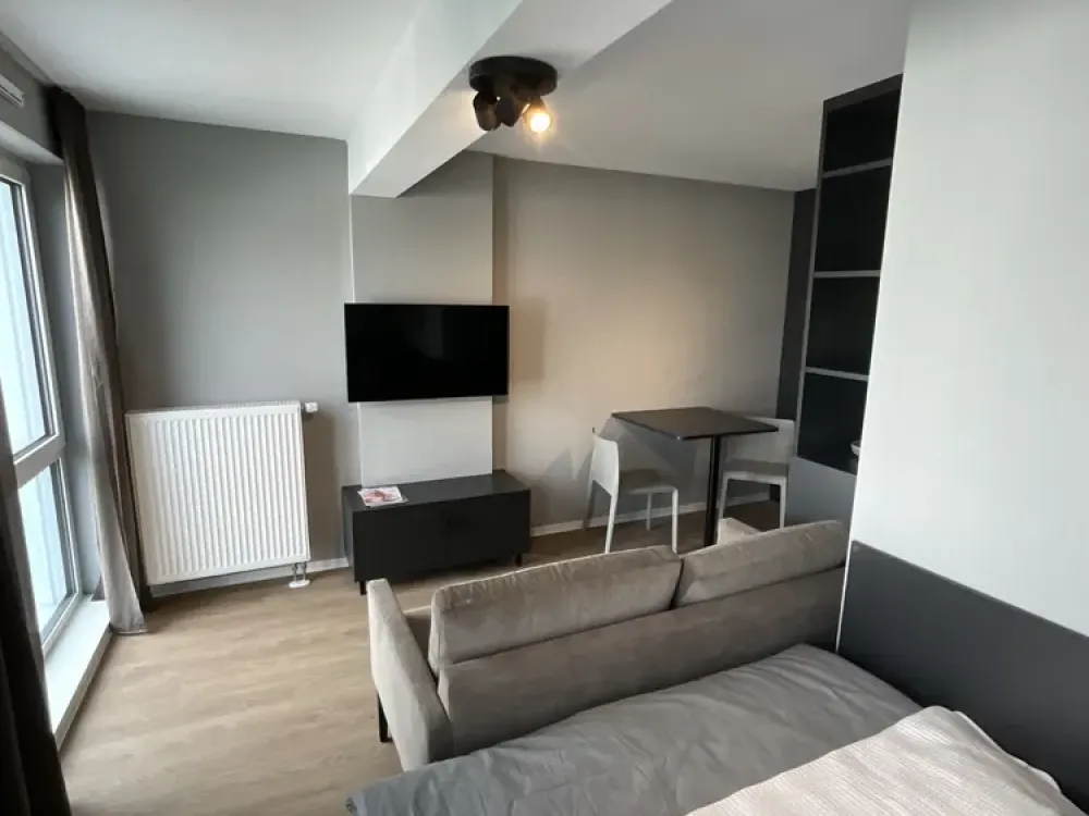 mio Compact Apartment: Vollmöbliertes 1-Zimmer-Apartment mit Designerküche, WLAN