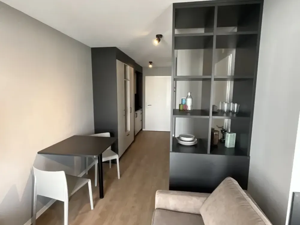 mio Compact Apartment: Vollmöbliertes 1-Zimmer-Apartment mit Designerküche, WLAN