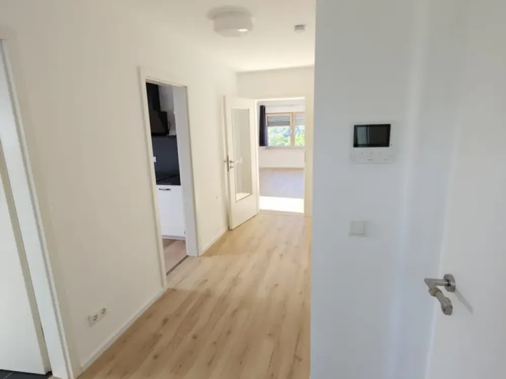 Freshly Renovated 3-Room Attic Apartment in Green Surroundings, Underfloor Heating, Heat Pump & Forest View