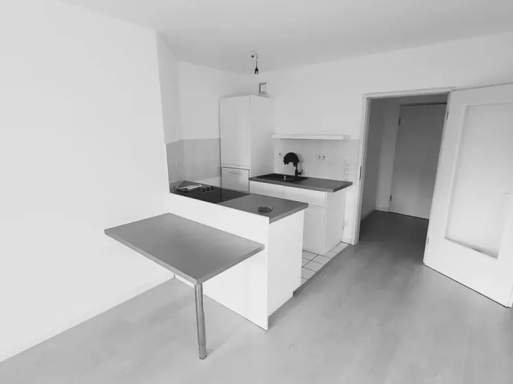 Helles Apartment mit Südbalkon, Einbauküche