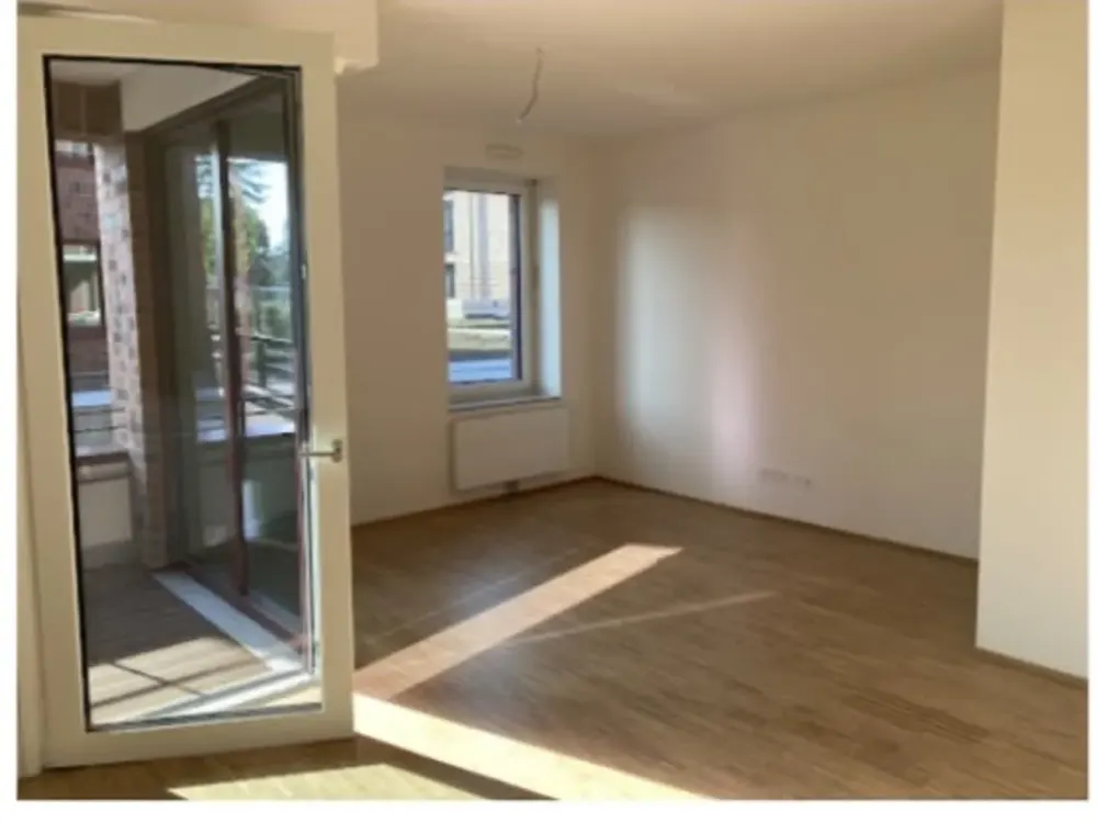 Modern 2-Room Ground Floor Apartment with Loggia in "Buchholzer Grün"