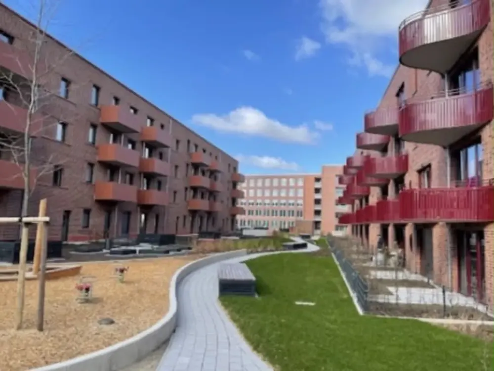 Modern 2-Room Ground Floor Apartment with Loggia in "Buchholzer Grün"