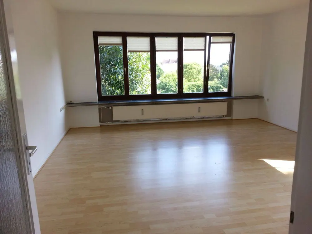 3 ZKB mit speratem WC in schöner Lage am Brasselsberg, auch geeignet für Agentur, Büro, oder Monteure