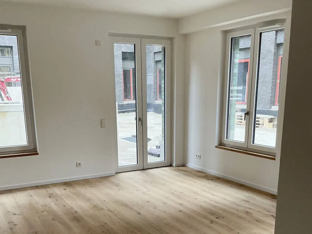 Ruhige Innenhoflage mit Terrasse: 2 Zimmer mit viel Platz zum Einrichten, Tageslichtbad, Abstellraum