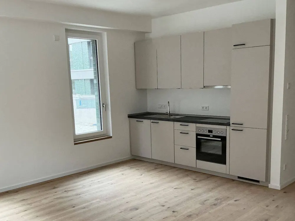 Ruhige Innenhoflage mit Terrasse: 2 Zimmer mit viel Platz zum Einrichten, Tageslichtbad, Abstellraum
