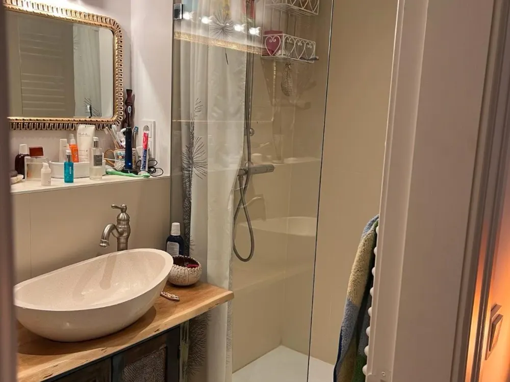 Möbeliertes Zimmer im Karoviertel