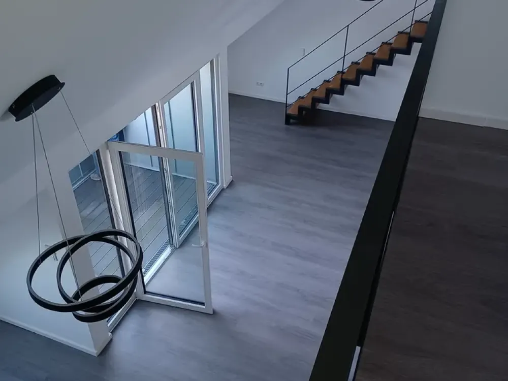 98 m² Penthouse Loft in Sülz Near University - Built-in Kitchen - Air Conditioning - Outdoor Parking Space