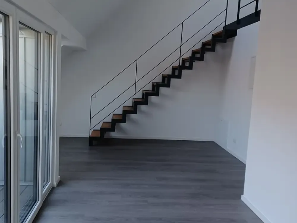 98 m² Penthouse Loft in Sülz Near University - Built-in Kitchen - Air Conditioning - Outdoor Parking Space