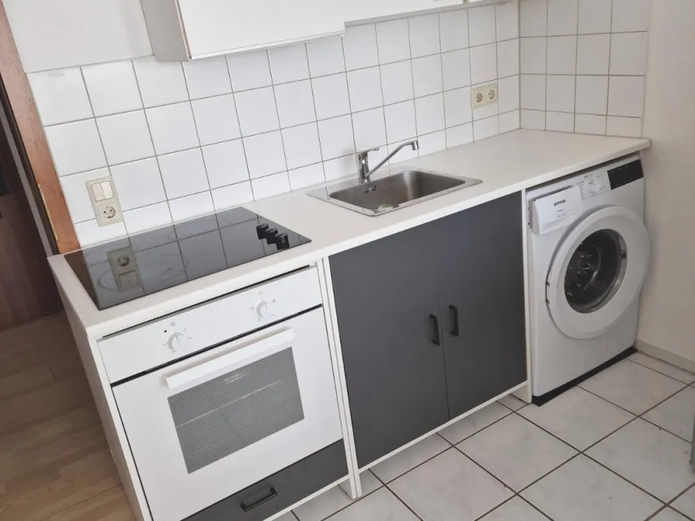 Dachgeschoss-Appartment mit Sonnenbalkon // Wohnung in Wesseling
