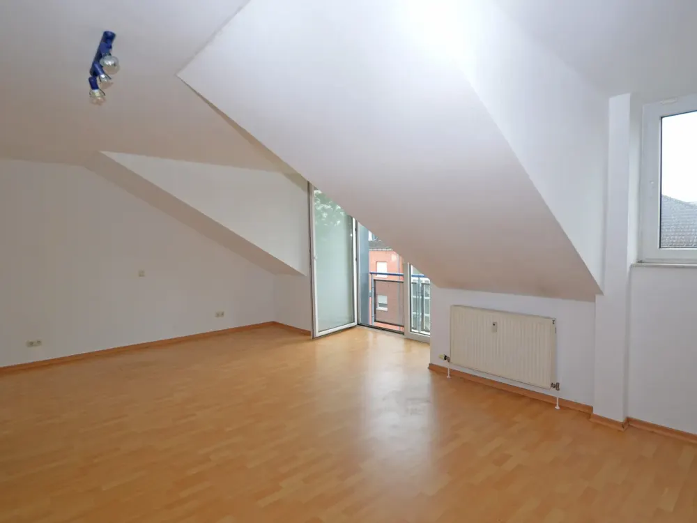 Wohnen und Arbeiten in heller 2-Zimmer-Wohnung mit individuellem Schnitt!
