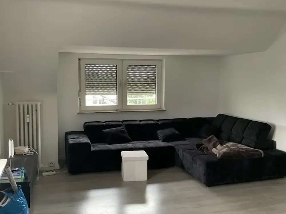 Schicke 3-Zimmer Dachgeschosswohnung mit Balkon in Hilden