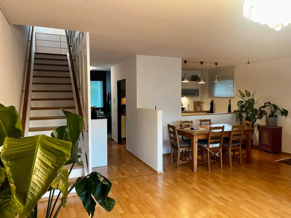 Zimmer in 2er-WG auf 124m² mit Pool und Sauna