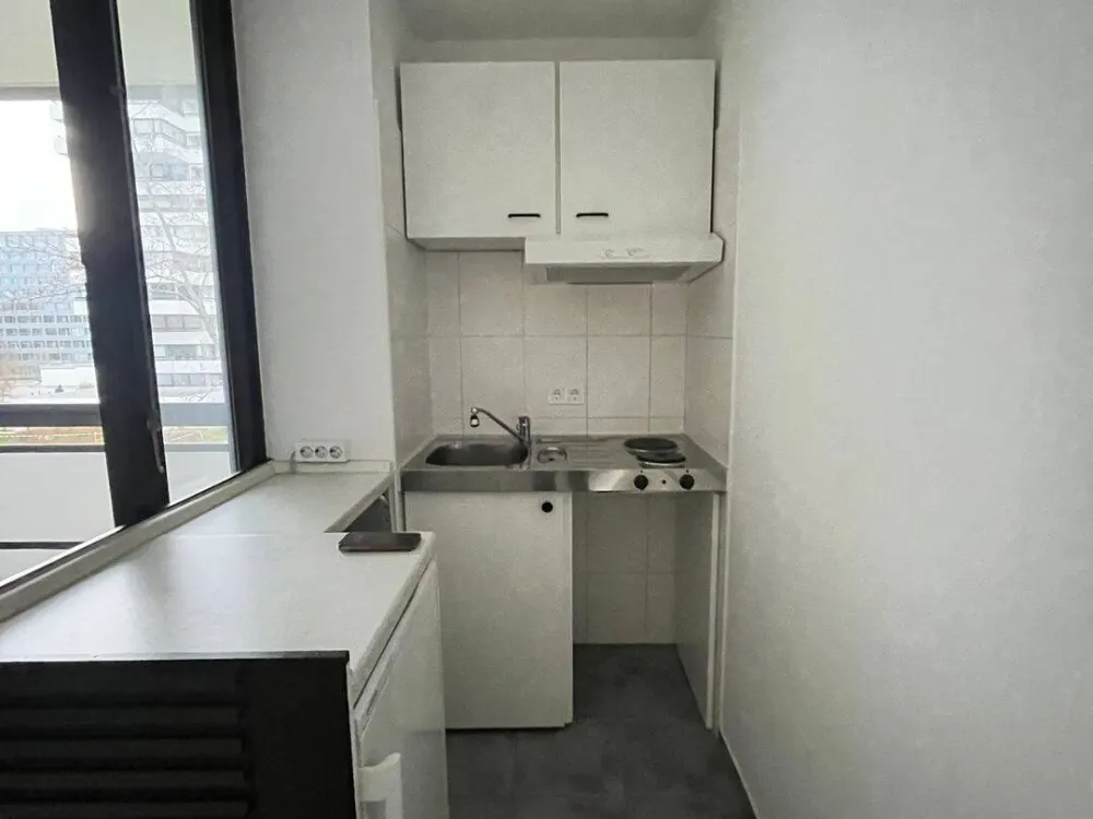 1-Zimmer-Wohnung mit Balkon, Tiefgarage & Aufzug in zentraler Lage