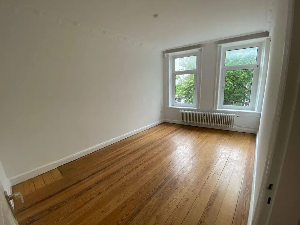 Winterhude: 2-Zi-Altbau mit Balkon, ideal als Wohnbüro, Praxis, Atelier