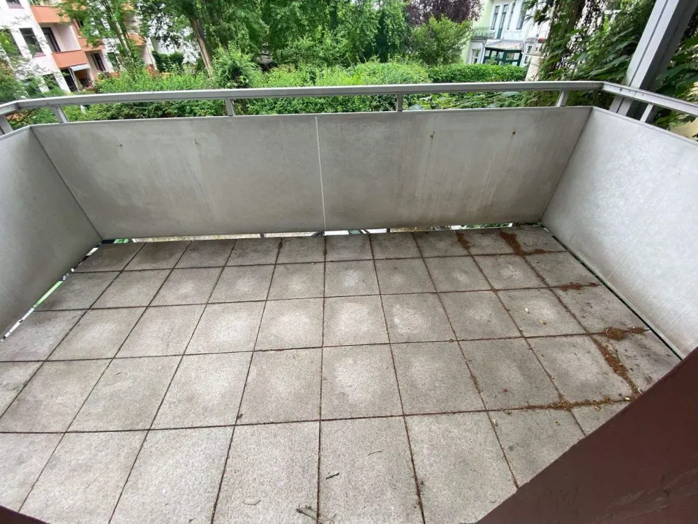 Winterhude: 2-Zi-Altbau mit Balkon, ideal als Wohnbüro, Praxis, Atelier