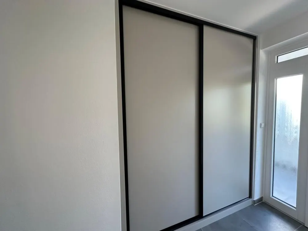 Horn: Erstbezug nach Modernisierung 3 Zimmer, XXL Sonnenbalkon, Pool/Sauna und TG-Stellplatz