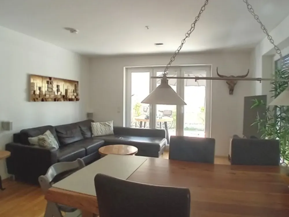 living smart - Exklusive Erdgeschoss-Wohnung mit 5 Zimmern und Gartenanteil
