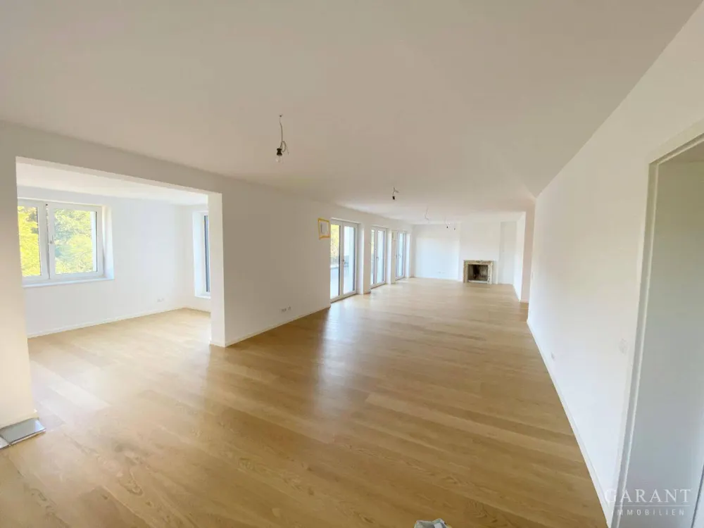 Dream Home in Botnang - Extremely Representative and Modern Apartment!