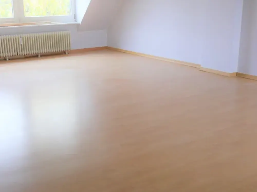 Charmante DG-Wohnung im 30 er Jahre Stadthaus. Tolles Raumangebot!
