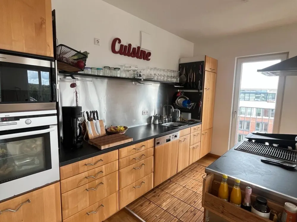 Penthouse-Studio 3 Zimmer (82m²) Exclusiv Skylineblick Möbliert