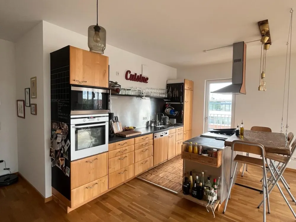 Penthouse-Studio 3 Zimmer (82m²) Exclusiv Skylineblick Möbliert
