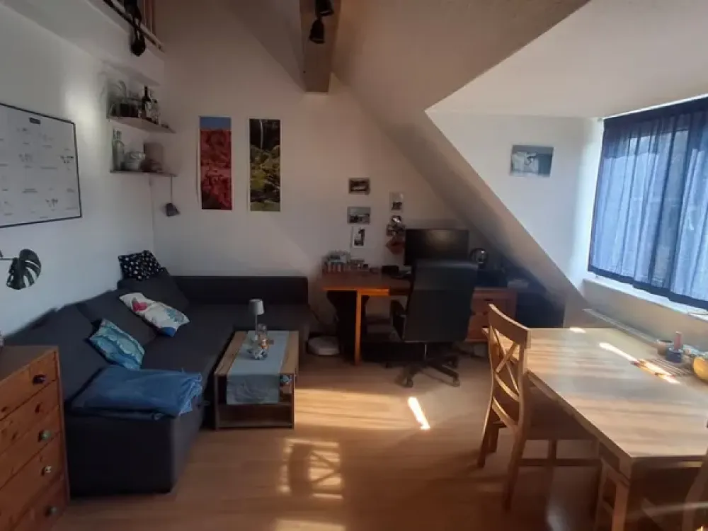 Beautiful 2-Room Maisonette Apartment with Underground Parking Space, Near Municipal Hospital in Weststadt