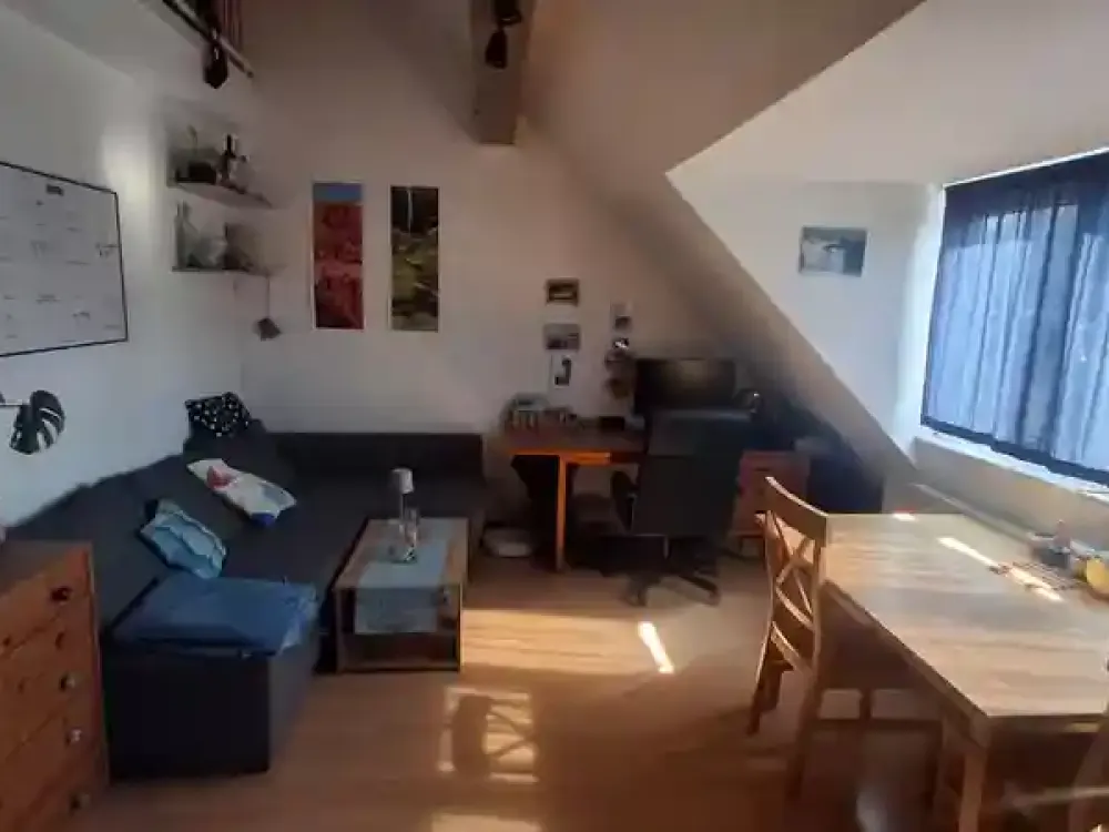 Beautiful 2-Room Maisonette Apartment with Underground Parking Space, Near Municipal Hospital in Weststadt