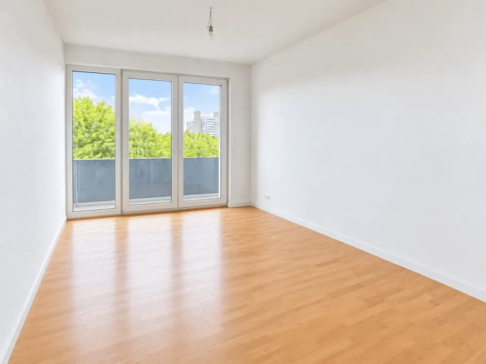Traumhafte 2- Zimmerwohnung in Berlin Mitte mit 2 Balkonen - Unbefristet !