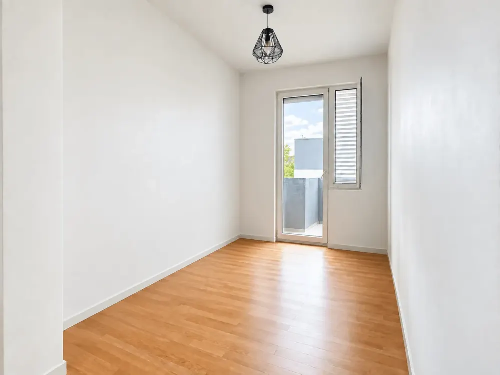 Traumhafte 2- Zimmerwohnung in Berlin Mitte mit 2 Balkonen - Unbefristet !