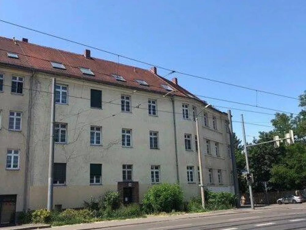 3 Raum Wohnung mit Balkon in Sanierung
