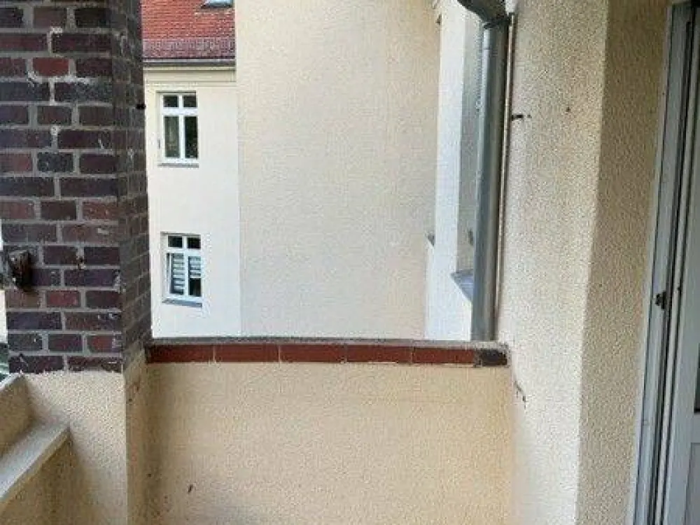 3 Raum Wohnung mit Balkon in Sanierung