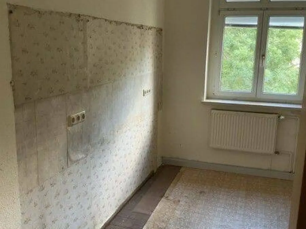 3 Raum Wohnung mit Balkon in Sanierung