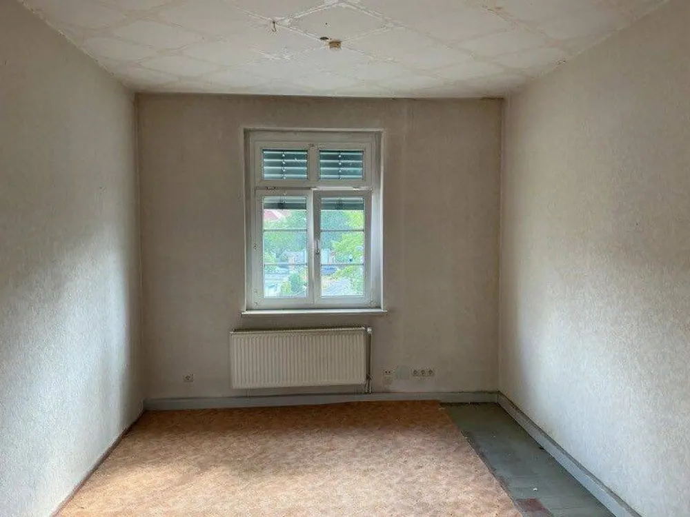3 Raum Wohnung mit Balkon in Sanierung