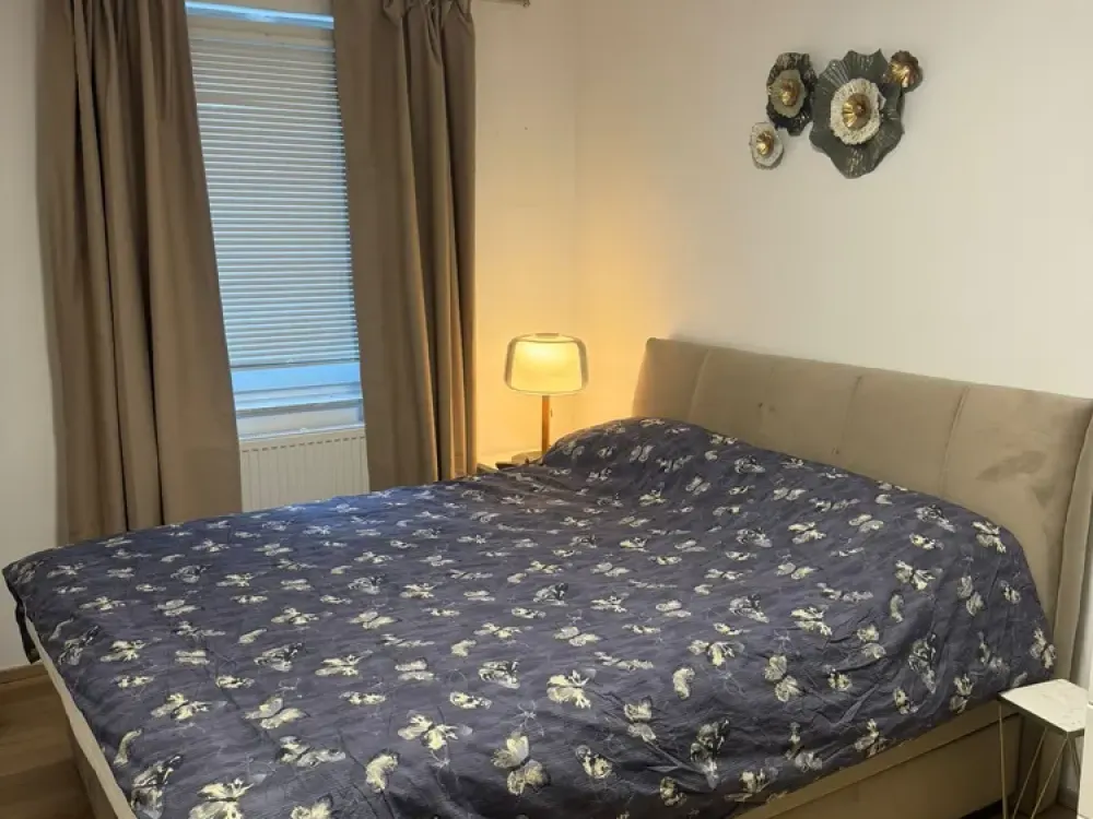 Neuwertige und voll möblierte 2-Zimmer-Wohnung mit Balkon und Einbauküche in Hannover/Nordstadt