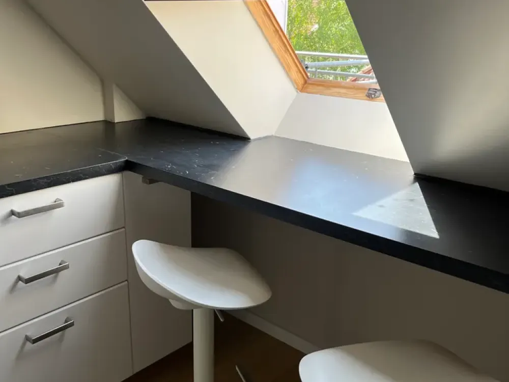 Geschmackvolle Dachgeschosswohnung mit 3 Zimmern/Balkon/EBK in Hohen Neuendorf