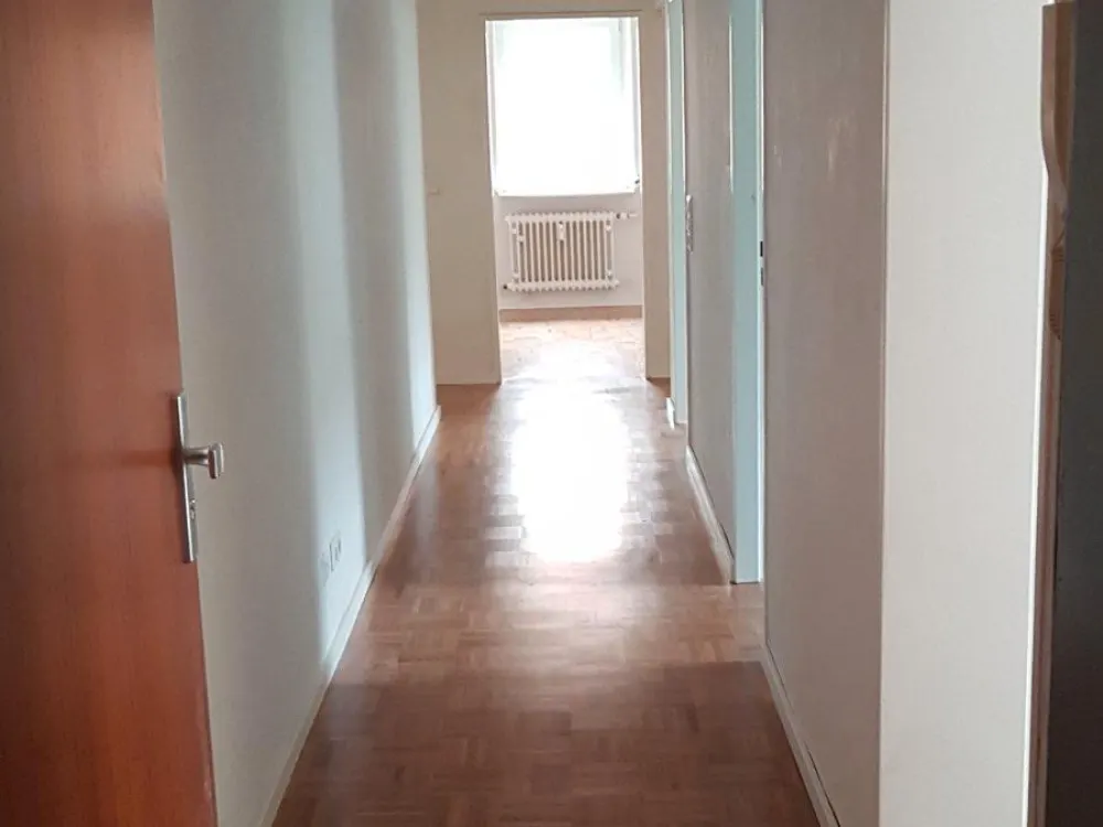 4-Zi.-Wohnung mit 2 Balkonen & Parkett in Frankfurt-Ginnheim