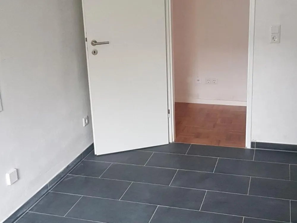4-Zi.-Wohnung mit 2 Balkonen & Parkett in Frankfurt-Ginnheim