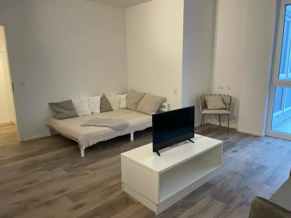 Mitten in STUTTGART ! Wunderschöne vollmöbilierte Studioapartments zur Miete mit Terrasse