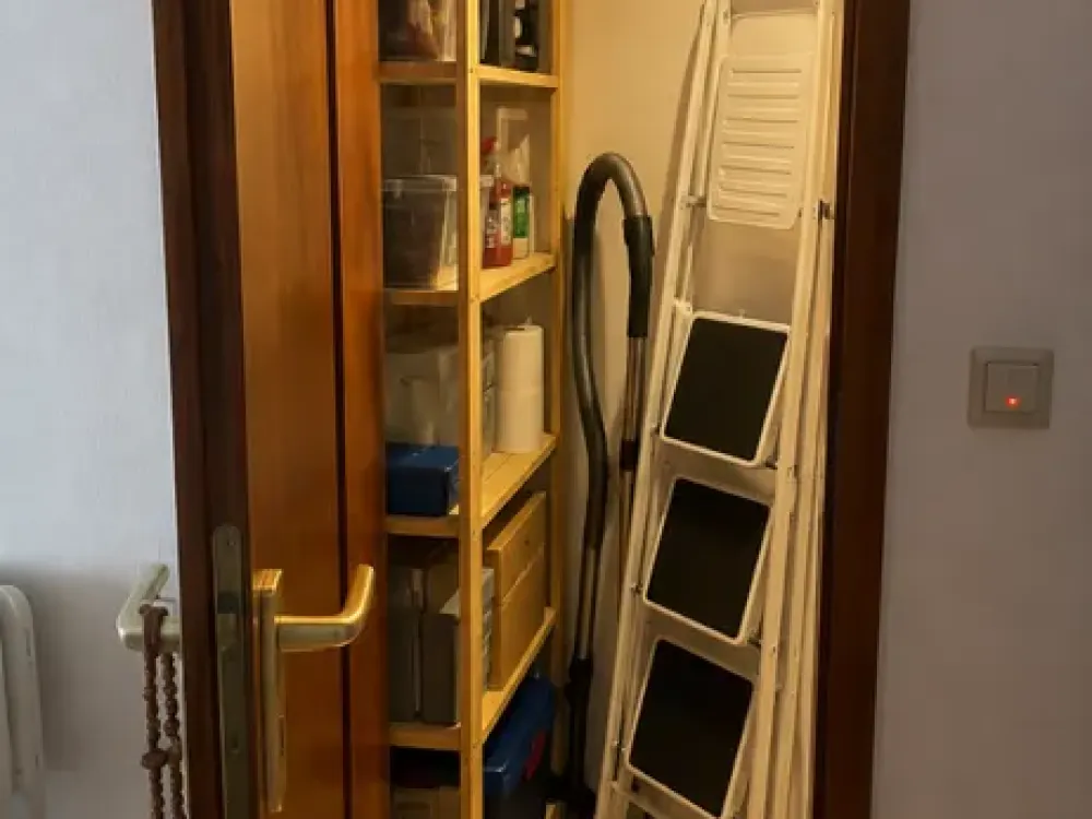 Central 2-Room Apartment with Kitchenette in Quiet City Centre Location