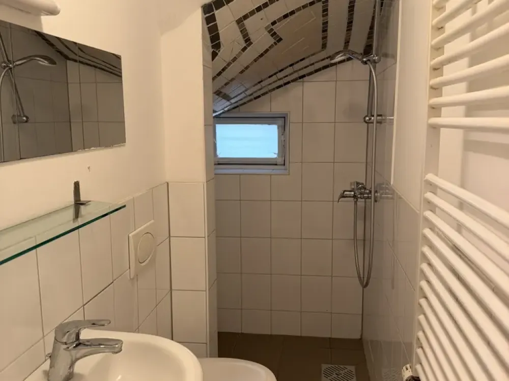 2-Room Apartment for Rent, University Hospital in Immediate Vicinity